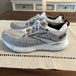 Brooks Women’s Glycerin Stealthfit 20 Size 12 White/Black/Cream